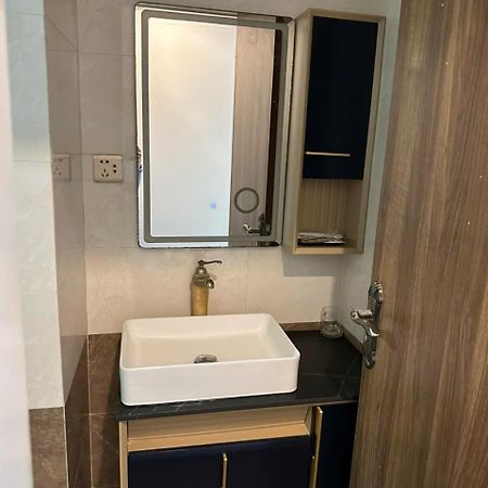 Royal Hotel & Apartment Da Nang Bagian luar foto