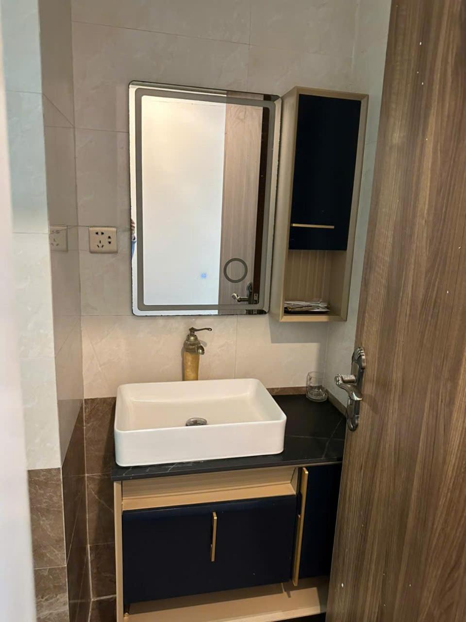 Royal Hotel & Apartment Da Nang Bagian luar foto